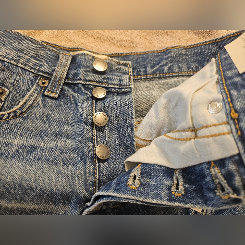 Mini Cut-off High Rise Blue Jean Shorts. Size:4. - Picture 10 of 11